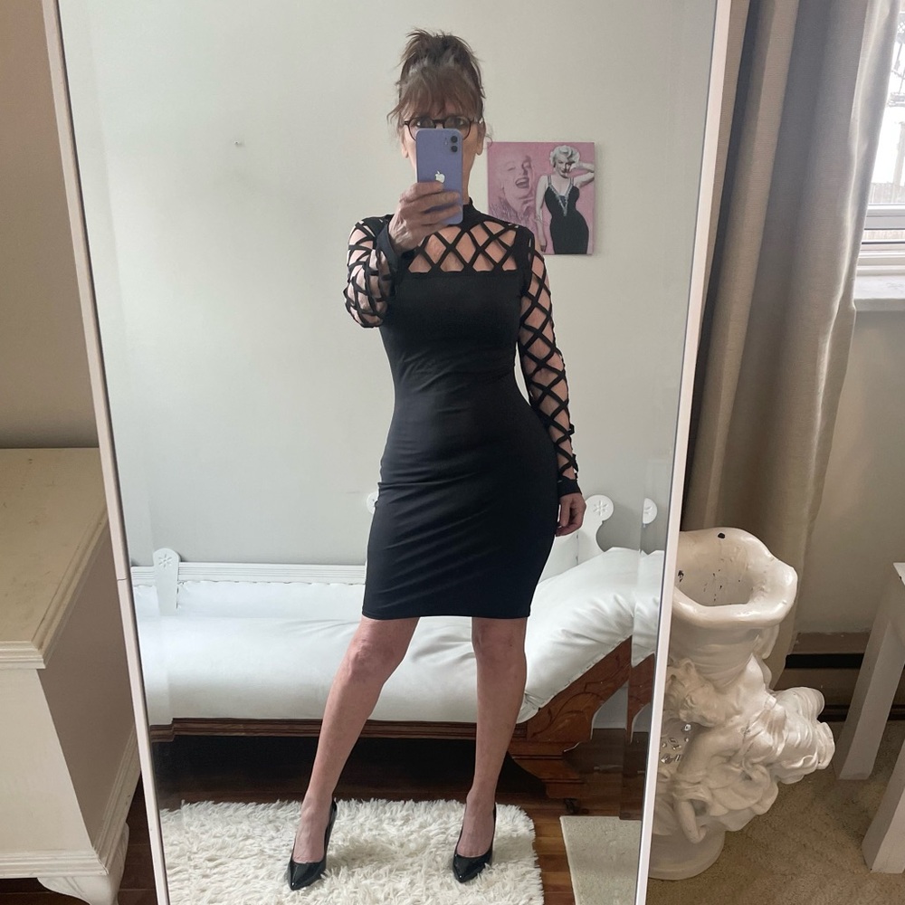 BLACK LAZER CUT LONG SLEEVE FORM FIT DRESS CUT OUTS SLIP ON STRETCH ILLUSION